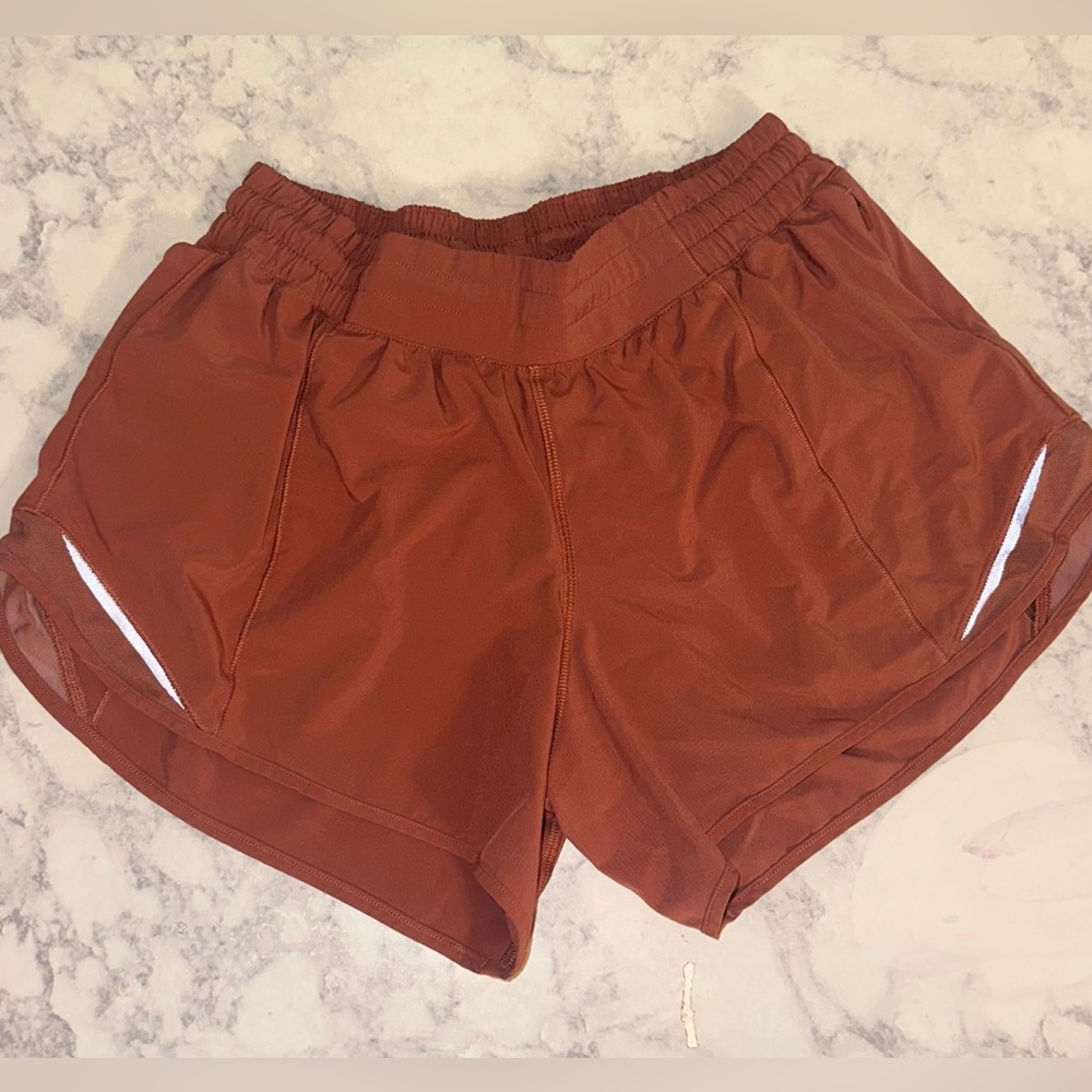 Lululemon Hotty Hot shorts Size 4, 4”!